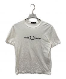 FRED PERRY（フレッドペリー）の古着「刺繍ロゴTシャツ」｜ホワイト