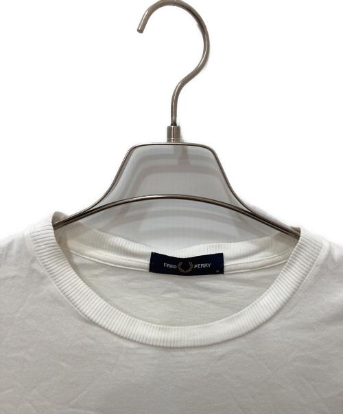 FRED PERRY（フレッドペリー）FRED PERRY (フレッドペリー) 刺繍ロゴTシャツ ホワイト サイズ:Ｍの古着・服飾アイテム