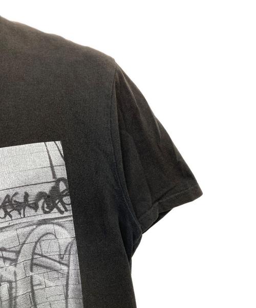 rhyme syndicate（ライム シンジケート）rhyme syndicate (ライム シンジケート) BLACK FLAME (ブラックフレイム) プリントTシャツ ブラック サイズ:16.5の古着・服飾アイテム