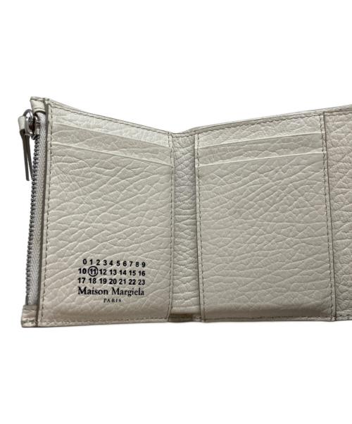 Maison Margiela（メゾンマルジェラ）Maison Margiela (メゾンマルジェラ) 4ステッチ 三つ折り ウォレット ホワイトの古着・服飾アイテム