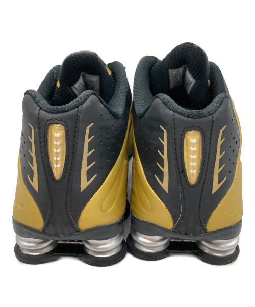 NIKE（ナイキ）NIKE (ナイキ) SHOX R4 BLACK ゴールド サイズ:28.5の古着・服飾アイテム