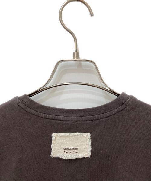 COACH（コーチ）COACH (コーチ) Matin Kim (マーティン・キム) ワックスド クロップド Tシャツ ブラウン サイズ:Ｍの古着・服飾アイテム