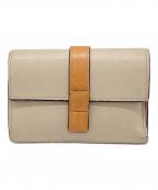 LOEWEロエベ）の古着「バーティカルコンパクトウォレット」｜ベージュ