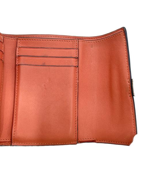 LOEWE（ロエベ）LOEWE (ロエベ) バーティカルコンパクトウォレット ベージュの古着・服飾アイテム