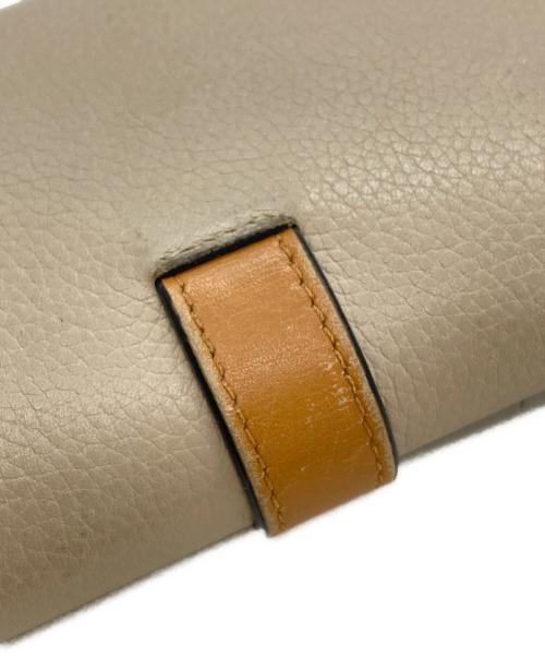 LOEWE（ロエベ）LOEWE (ロエベ) バーティカルコンパクトウォレット ベージュの古着・服飾アイテム
