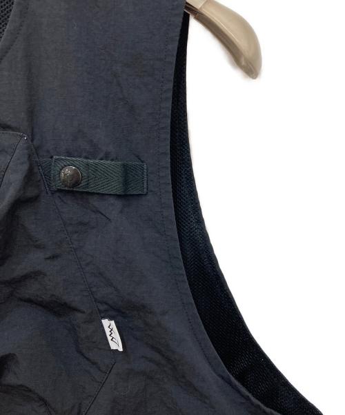 CMF OUTDOOR GARMENT（コンフィーアウトドアガーメント）CMF OUTDOOR GARMENT (コンフィーアウトドアガーメント) OVERLAY VEST ブラック サイズ:Lの古着・服飾アイテム