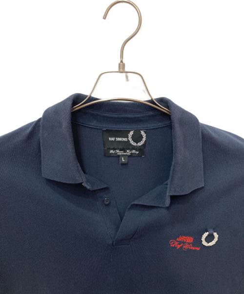 RAF SIMONS（ラフシモンズ）RAF SIMONS (ラフシモンズ) FRED PERRY (フレッドペリー) SLIM FIT POLO SHIRT ネイビー サイズ:Ⅼの古着・服飾アイテム