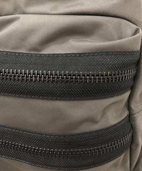 Marc by Marc Jacobs（マークバイマークジェイコブス）Marc by Marc Jacobs (マークバイマークジェイコブス) ナイロンリュックサック グレーの古着・服飾アイテム