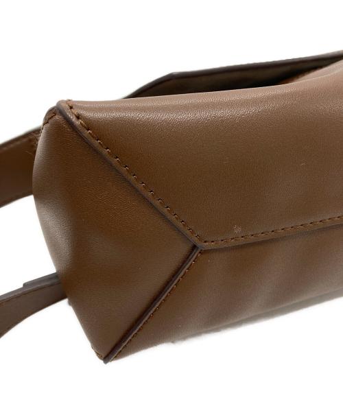 CHARLES & KEITH（チャールズアンドキース）CHARLES & KEITH (チャールズアンドキース) Nasrin ナスリン ジオメトリックショルダーバッグ ブラウンの古着・服飾アイテム