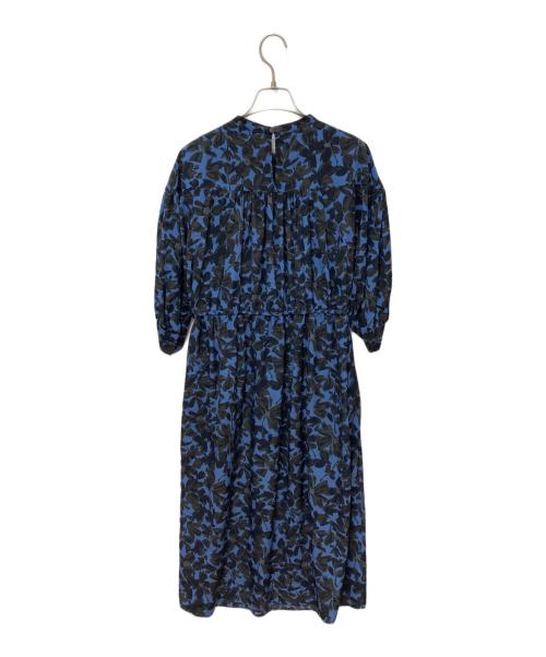 BALLSEY（ボールジィ）BALLSEY (ボールジィ) シルエットフラワープリント ギャザーワンピース ブルー サイズ:36の古着・服飾アイテム