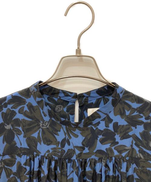 BALLSEY（ボールジィ）BALLSEY (ボールジィ) シルエットフラワープリント ギャザーワンピース ブルー サイズ:36の古着・服飾アイテム