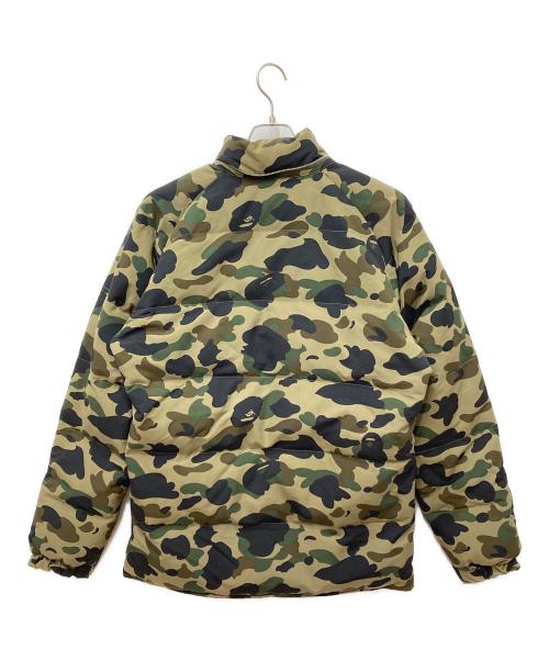 BAPE BY A BATHING APE（ベイプバイアベイシングエイプ）BAPE BY A BATHING APE (ベイプバイアベイシングエイプ) 迷彩ダウンジャケット カーキ サイズ:Lの古着・服飾アイテム