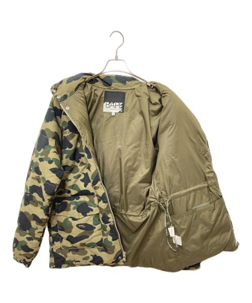 BAPE BY A BATHING APE（ベイプバイアベイシングエイプ）BAPE BY A BATHING APE (ベイプバイアベイシングエイプ) 迷彩ダウンジャケット カーキ サイズ:Lの古着・服飾アイテム