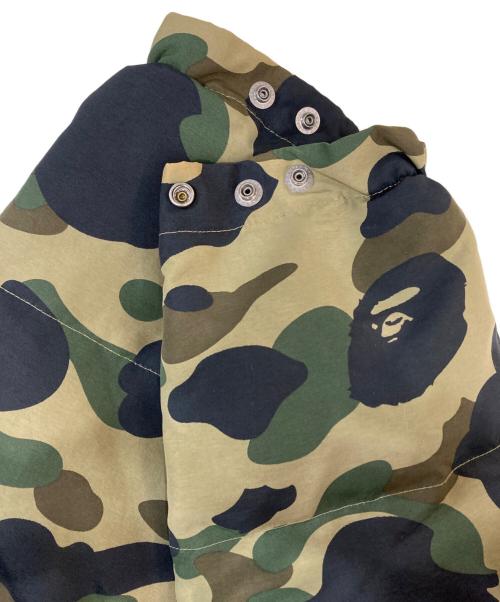 BAPE BY A BATHING APE（ベイプバイアベイシングエイプ）BAPE BY A BATHING APE (ベイプバイアベイシングエイプ) 迷彩ダウンジャケット カーキ サイズ:Lの古着・服飾アイテム