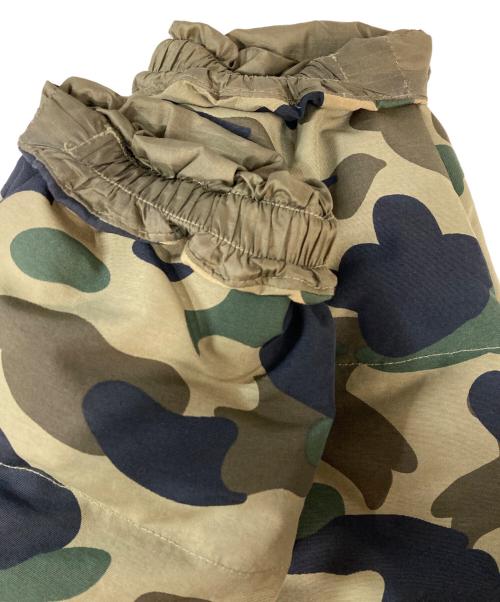 BAPE BY A BATHING APE（ベイプバイアベイシングエイプ）BAPE BY A BATHING APE (ベイプバイアベイシングエイプ) 迷彩ダウンジャケット カーキ サイズ:Lの古着・服飾アイテム