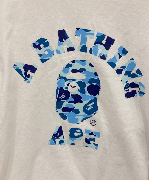 A BATHING APE（アベイシングエイプ）A BATHING APE (アベイシングエイプ) ABC CAMO COLLEGE TEE ホワイト サイズ:2XLの古着・服飾アイテム
