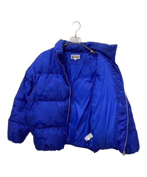 A BATHING APE（アベイシングエイプ）A BATHING APE (アベイシングエイプ) TONAL SOLID CAMO PUFFER DOWN JACKET ブルー サイズ:XLの古着・服飾アイテム