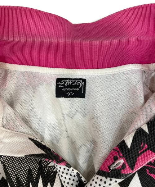 stussy（ステューシー）stussy (ステューシー) ポロシャツ ホワイト×ピンク サイズ:XLの古着・服飾アイテム