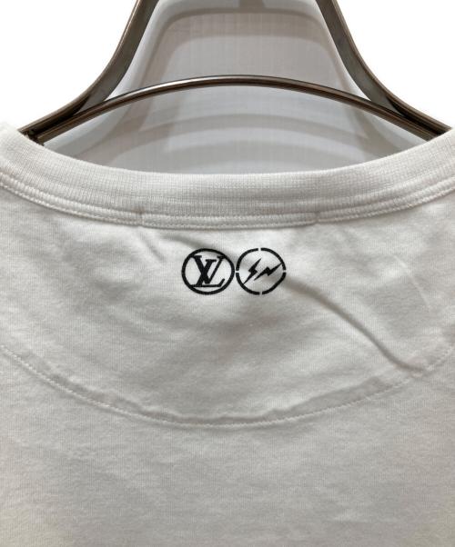 LOUIS VUITTON（ルイ ヴィトン）LOUIS VUITTON (ルイ ヴィトン) FRAGMENT DESIGN (フラグメントデザイン) ロゴプリントTシャツ ホワイト サイズ:XXSの古着・服飾アイテム