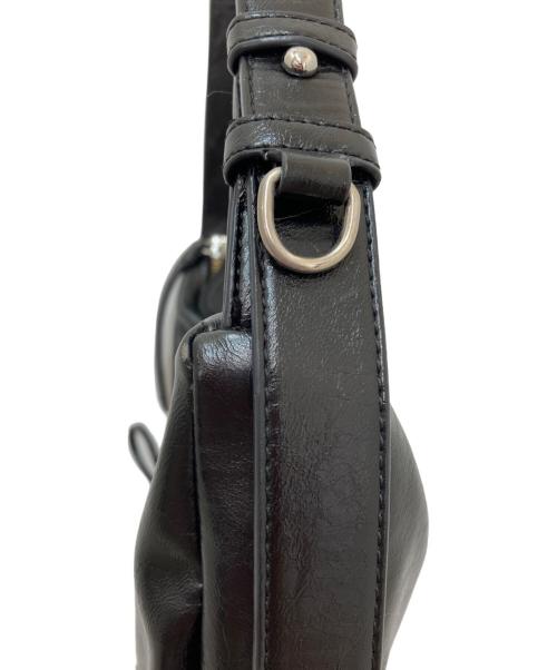 Matin Kim（マーティン・キム）matin kim (マーティン・キム) HALF SHIRRING RIBBON ROUND BAG ブラックの古着・服飾アイテム