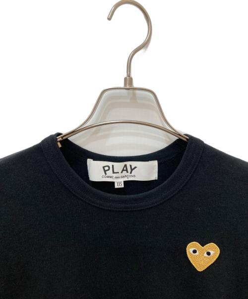 PLAY COMME des GARCONS（プレイコムデギャルソン）PLAY COMME des GARCONS (プレイコムデギャルソン) T-Shirt With Gold Emblem ブラック サイズ:XXSの古着・服飾アイテム