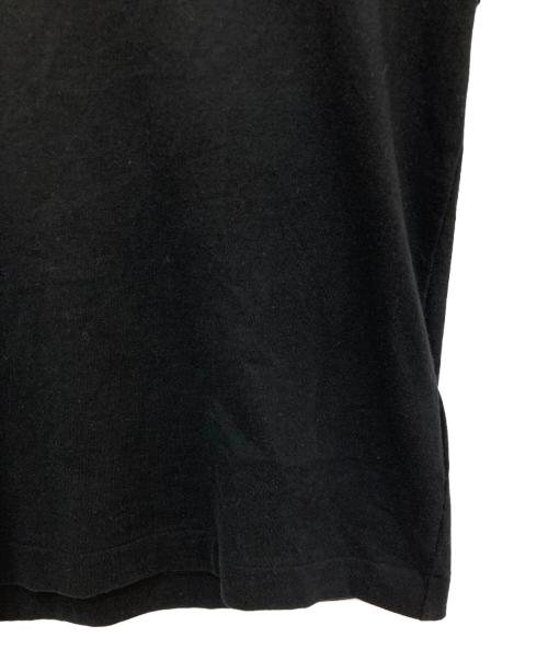 PLAY COMME des GARCONS（プレイコムデギャルソン）PLAY COMME des GARCONS (プレイコムデギャルソン) T-Shirt With Gold Emblem ブラック サイズ:XXSの古着・服飾アイテム