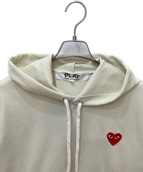 PLAY COMME des GARCONS（プレイコムデギャルソン）PLAY COMME des GARCONS (プレイコムデギャルソン) Pullover Hoodie With Red Emblem ベージュ サイズ:Ｓの古着・服飾アイテム