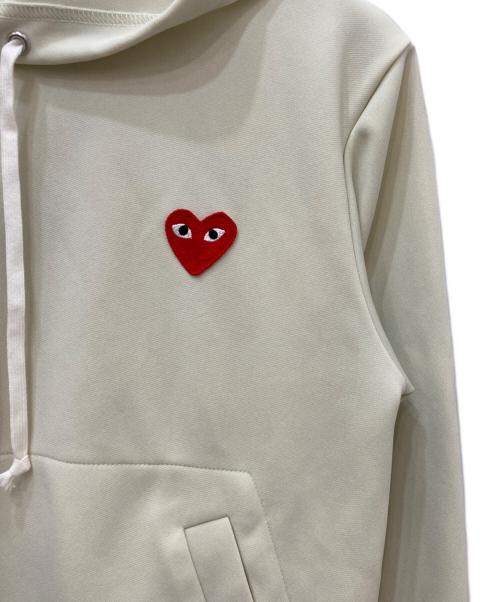 PLAY COMME des GARCONS（プレイコムデギャルソン）PLAY COMME des GARCONS (プレイコムデギャルソン) Pullover Hoodie With Red Emblem ベージュ サイズ:Ｓの古着・服飾アイテム