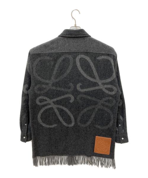 LOEWE（ロエベ）LOEWE (ロエベ) アナグラムレザーパッチフリンジシャツ グレー サイズ:40の古着・服飾アイテム
