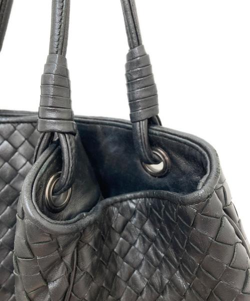 BOTTEGA VENETA（ボッテガベネタ）BOTTEGA VENETA (ボッテガベネタ) イントレチャートレザーハンドバッグ ブラックの古着・服飾アイテム