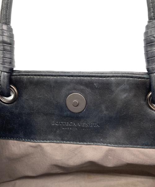 BOTTEGA VENETA（ボッテガベネタ）BOTTEGA VENETA (ボッテガベネタ) イントレチャートレザーハンドバッグ ブラックの古着・服飾アイテム