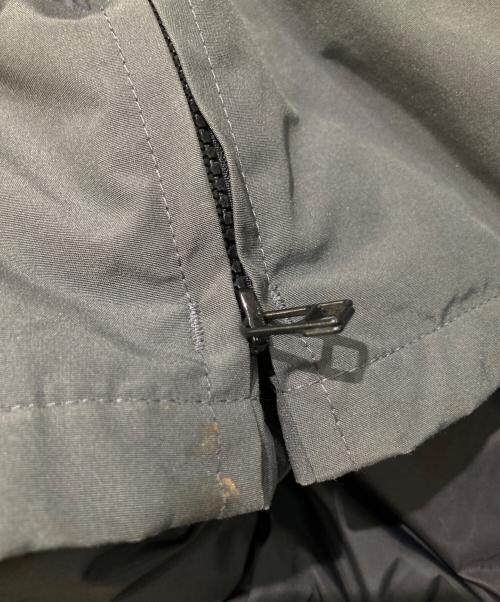 CANADA GOOSE（カナダグース）CANADA GOOSE (カナダグース) ROSSCLAIR PARKA FUSION FIT グレー サイズ:Mの古着・服飾アイテム