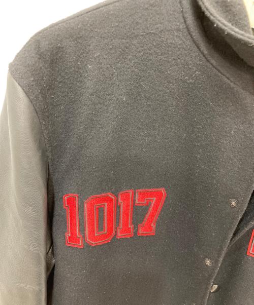 1017 ALYX 9SM（テンセブンティーン アリクス ナインエスエム）1017 ALYX 9SM (テンセブンティーン アリクス ナインエスエム) LOGO VARSITY JACKET　ロゴビジティジャケット ブラック サイズ:Lの古着・服飾アイテム