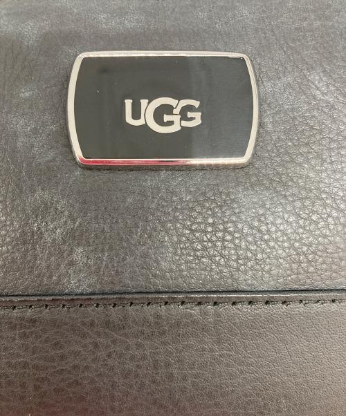 UGG（アグ）UGG (アグ) CLASSIC ZIP AROUND WALLET（クラシックジップアラウンドウォレット） ブラックの古着・服飾アイテム