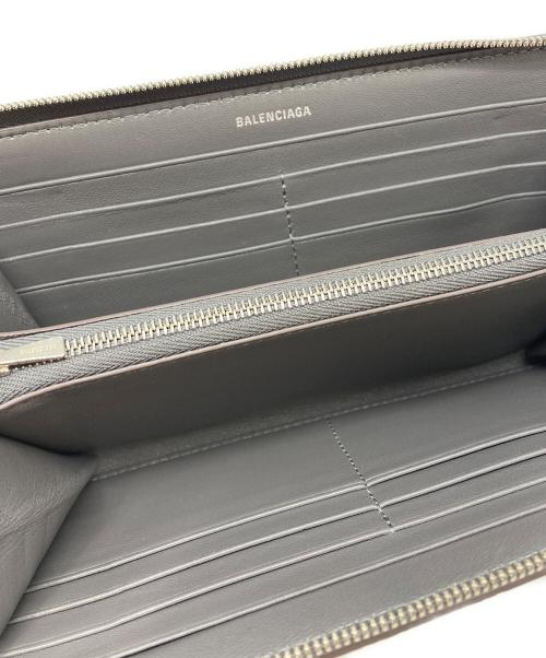 BALENCIAGA（バレンシアガ）BALENCIAGA (バレンシアガ) エンボス シグネチャー ラウンドファスナー ウォレット グレーの古着・服飾アイテム