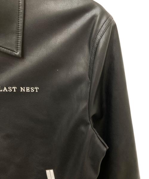 LAST NEST（ラストネスト）last nest (ラストネスト) 襟付きフェイクレザースタジャン ブラック サイズ:Mの古着・服飾アイテム