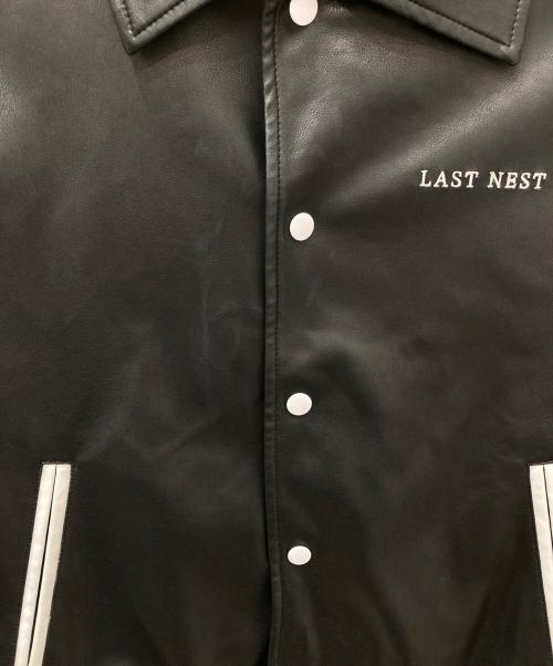 LAST NEST（ラストネスト）last nest (ラストネスト) 襟付きフェイクレザースタジャン ブラック サイズ:Mの古着・服飾アイテム