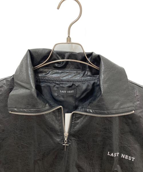 LAST NEST（ラストネスト）last nest (ラストネスト) フェイクレザーハーフジッププルオーバー ブラック サイズ:Mの古着・服飾アイテム