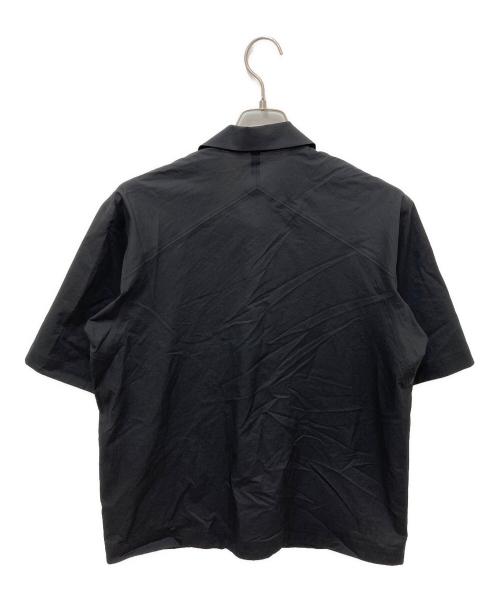 ARC'TERYX VEILANCE（アークテリクスヴェイランス）ARC'TERYX VEILANCE (アークテリクスヴェイランス) DEMLO SS SHIRT ブラック サイズ:Sの古着・服飾アイテム