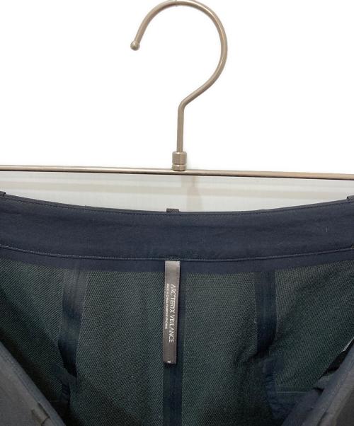 ARC'TERYX VEILANCE（アークテリクスヴェイランス）ARC'TERYX VEILANCE (アークテリクスヴェイランス) Corbel Pant M ブラック サイズ:30の古着・服飾アイテム