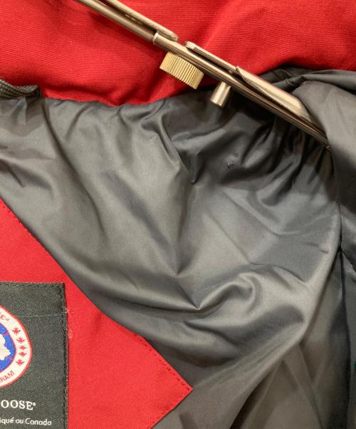 CANADA GOOSE（カナダグース）CANADA GOOSE (カナダグース) BELLEVILLE PARKA レッド サイズ:Mの古着・服飾アイテム