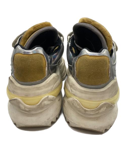 Maison Margiela（メゾンマルジェラ）Maison Margiela (メゾンマルジェラ) /RETRO FIT SNEAKER シルバー サイズ:37の古着・服飾アイテム
