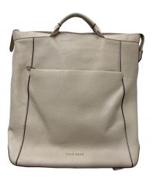 COLE HAAN（コールハーン）の古着「レザーコンバーチブル バックパック」｜ベージュ
