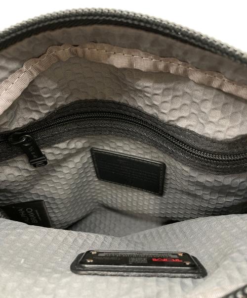 TUMI（トゥミ）TUMI (トゥミ) ALPHA BRAVO JUNIOR CROSSBODY ブラックの古着・服飾アイテム