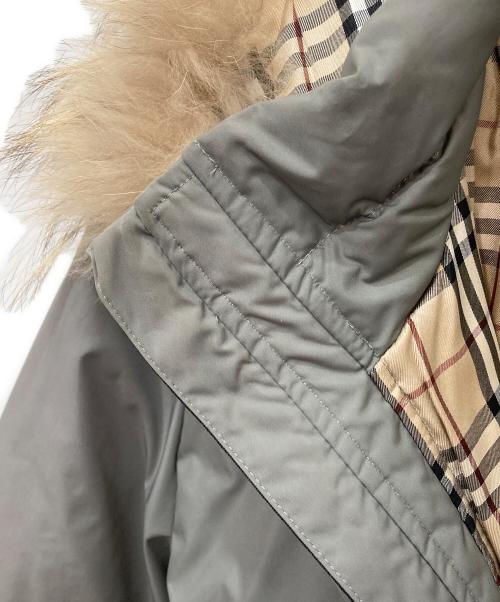 BURBERRY BLUE LABEL（バーバリー ブルー レーベル）BURBERRY BLUE LABEL (バーバリー ブルー レーベル) 裏ノヴァチェックダウンジャケット カーキ サイズ:Mの古着・服飾アイテム