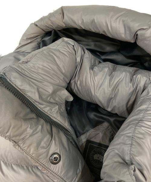 CANADA GOOSE（カナダグース）CANADA GOOSE (カナダグース) AROSA PARKA グレー サイズ:Mの古着・服飾アイテム