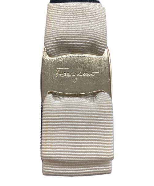 Salvatore Ferragamo（サルヴァトーレ フェラガモ）Salvatore Ferragamo (サルヴァトーレ フェラガモ) ヴァラ バレッタ ブラック×ホワイトの古着・服飾アイテム