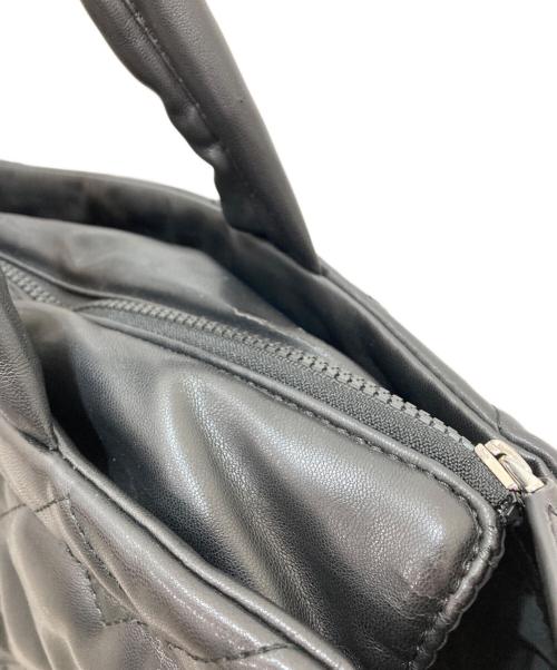 MARC JACOBS（マークジェイコブス）MARC JACOBS (マークジェイコブス) キルティングハンドバッグ ブラックの古着・服飾アイテム