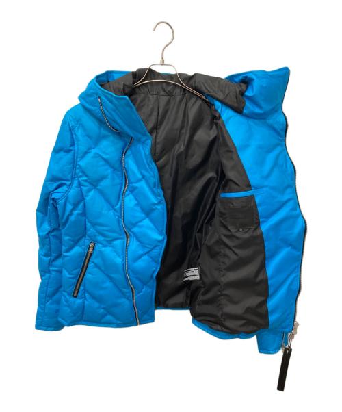 ISAMU KATAYAMA BACKLASH（イサムカタヤマ・バックラッシュ）ISAMU KATAYAMA BACKLASH (イサムカタヤマ・バックラッシュ) JAPAN STEER 0.6mm STITCH “POLISH WHITE GOOSE DOWN HOODED BLOUSON ブルー サイズ:Lの古着・服飾アイテム