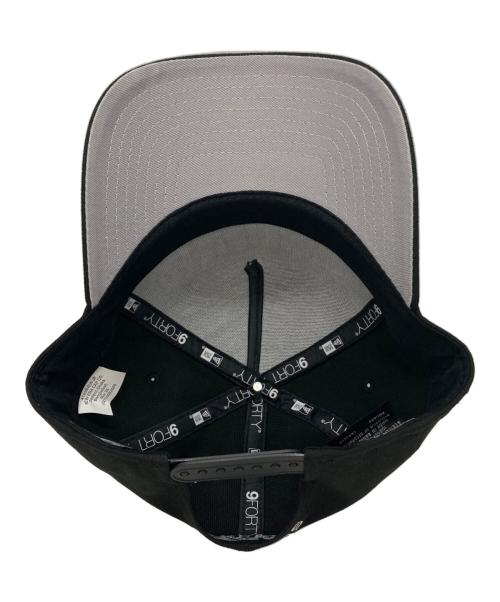 New Era（ニューエラ）New Era (ニューエラ) Supreme (シュプリーム) Gothic Outline Adjustable ブラックの古着・服飾アイテム